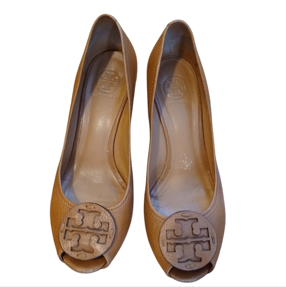 Tory Burch Tan Leather Sally Wedge - Picture 2 of 9